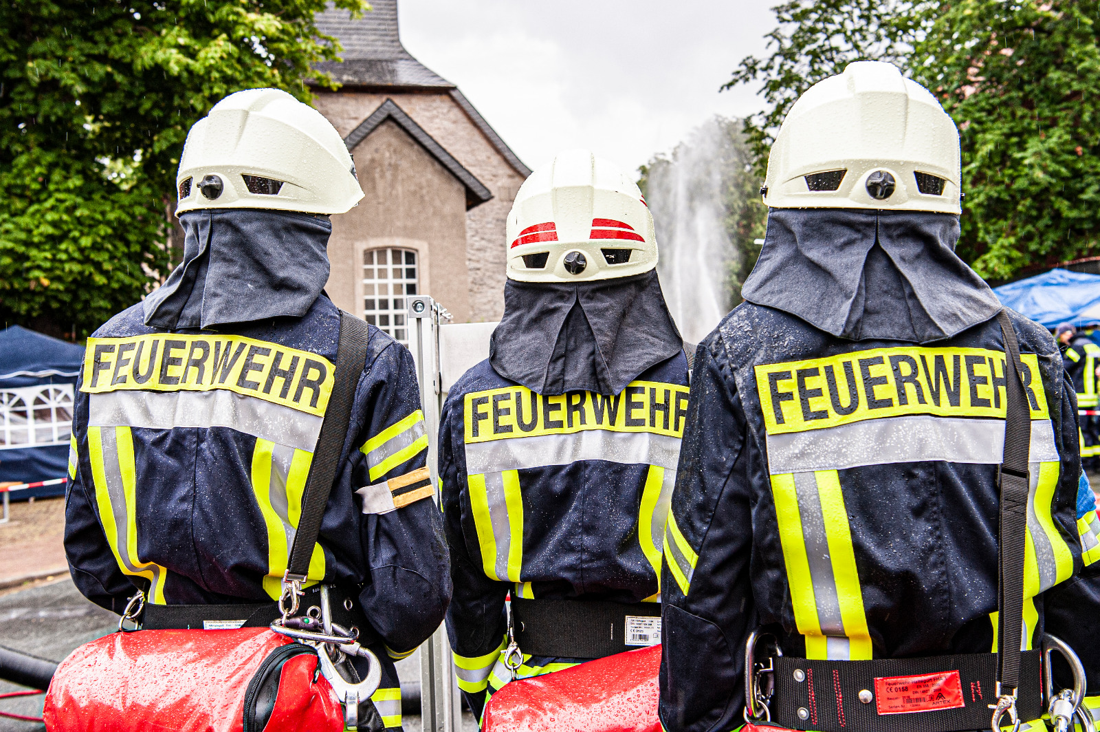 Drei Feuerwehrmänner